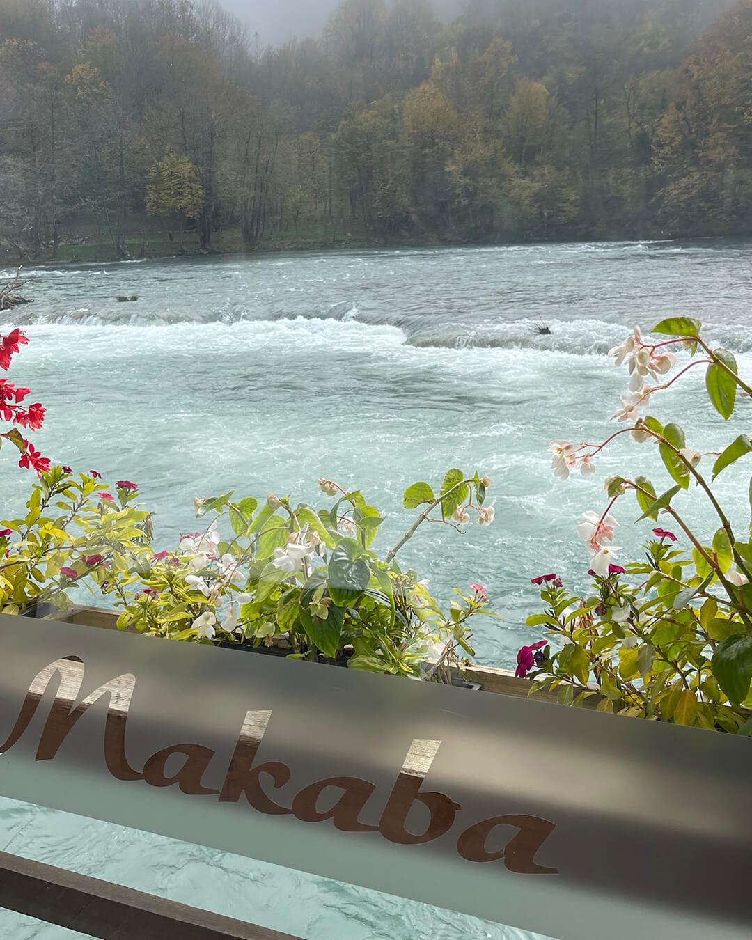 Restaurant Makaba Bosanska Krupa - una rivier